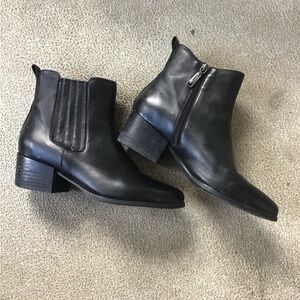 Blondo Waterproof Leather Ankle Boots - Size 8.5